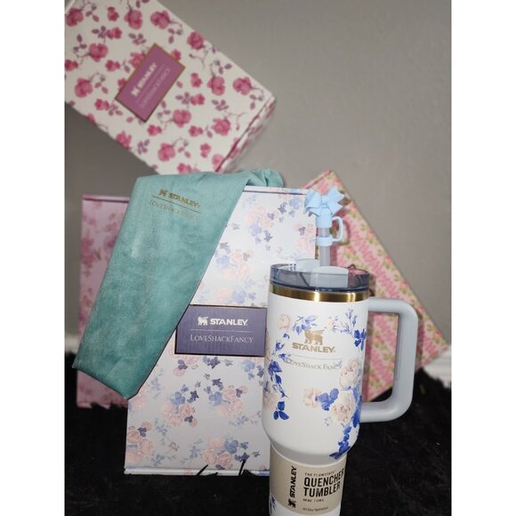 Stanley X Love Shack Fancy Quencher 40oz Tumbler Holiday Rosa Beaux Blue - Picture 6 of 6